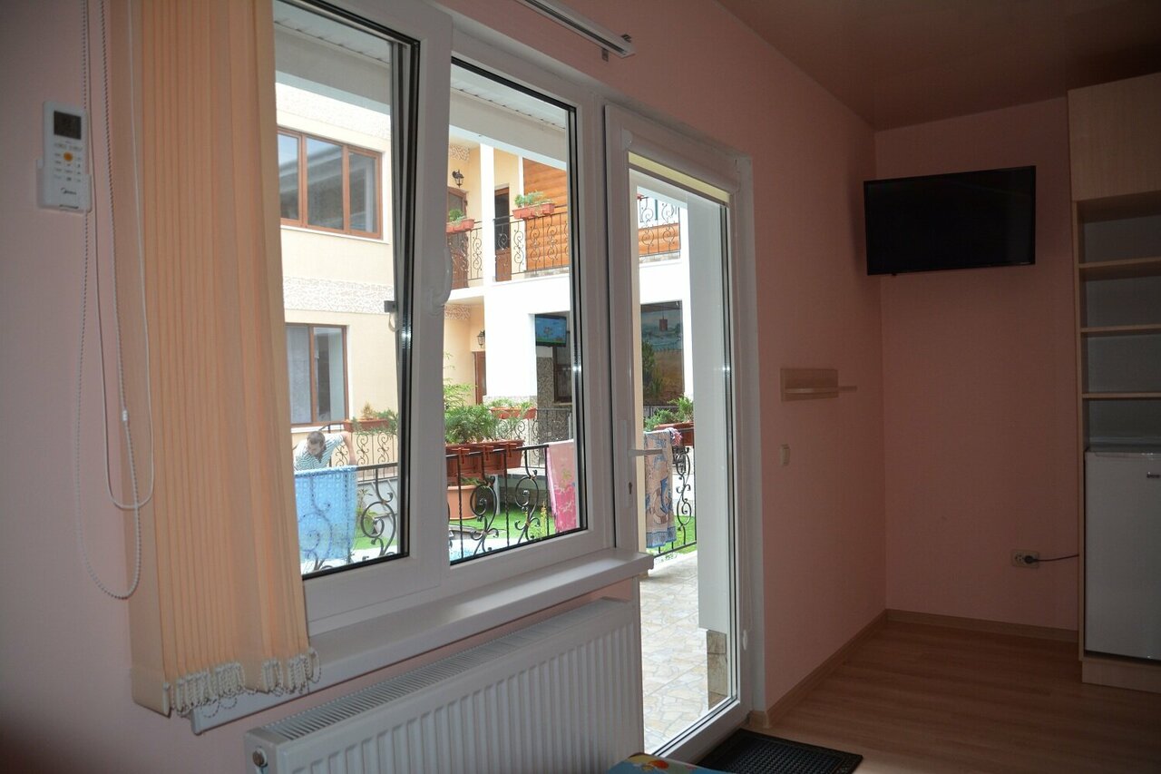 Гостиница Елизавета Феодосия