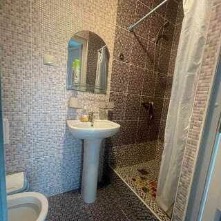 Гостиница Елизавета Феодосия Стандартный четырехместный номер-5